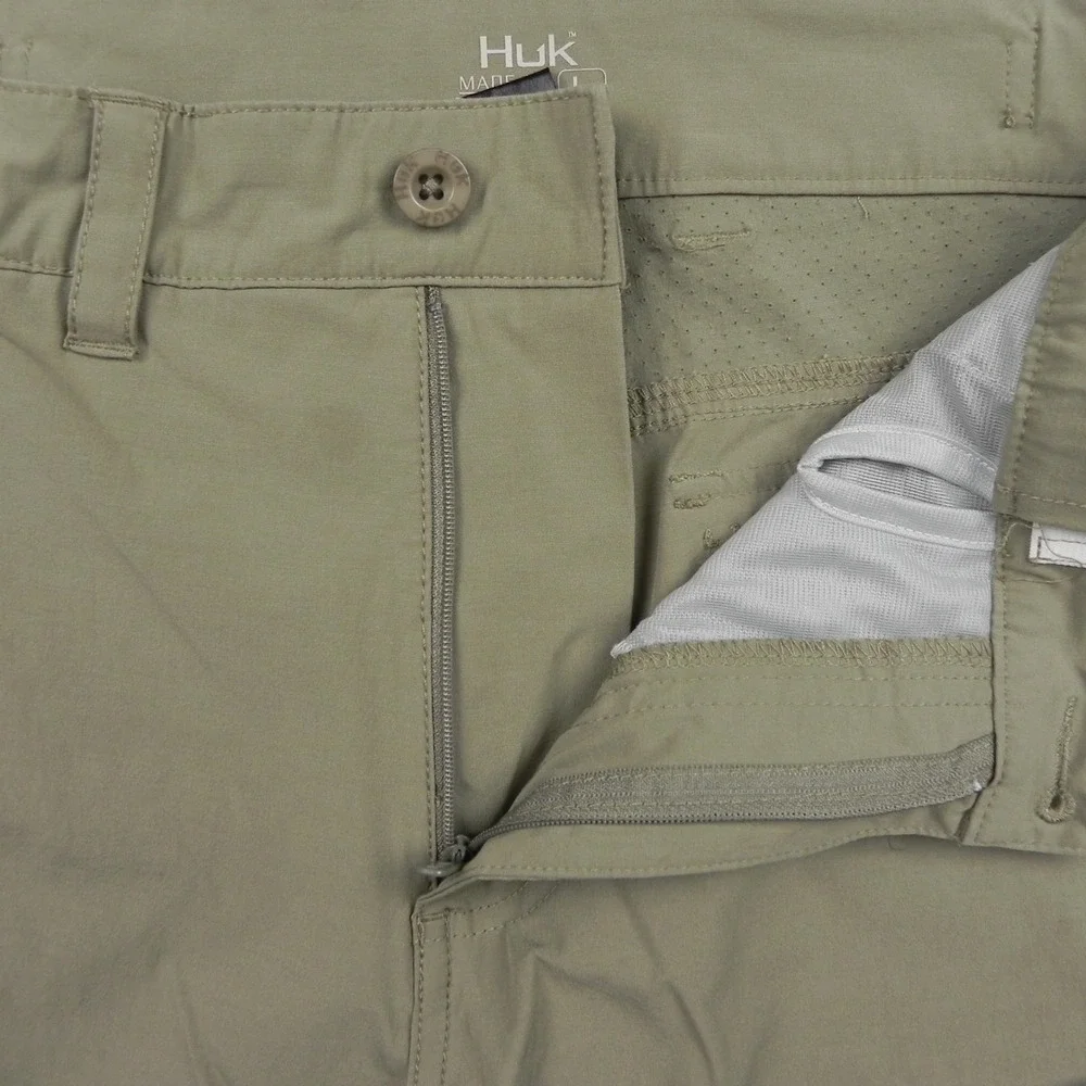 Huk Fishing Shorts Mens Large Khaki Tan Stretch Cargo Performance Hybrid Pockets